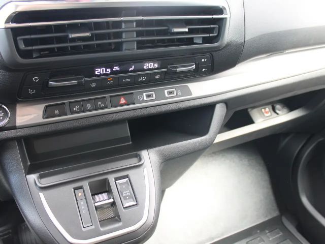 Peugeot Traveller