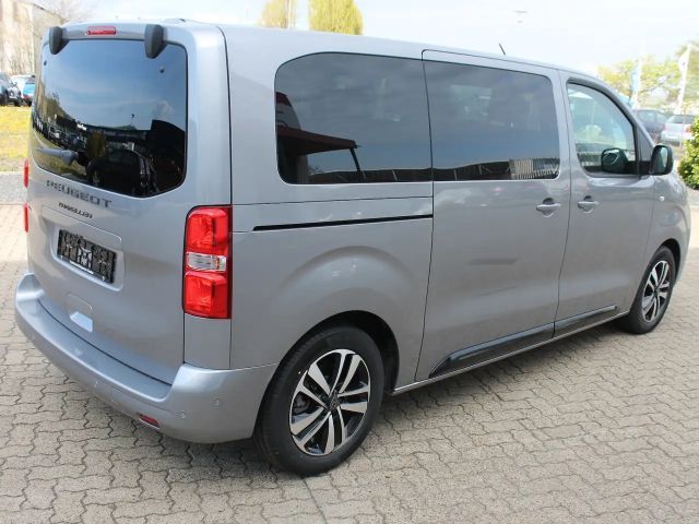 Peugeot Traveller