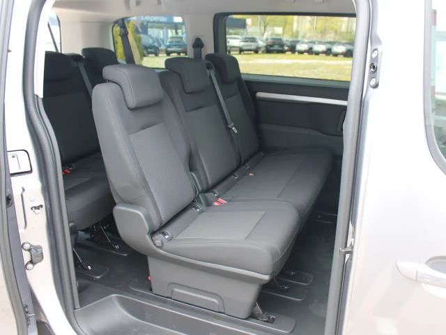 Peugeot Traveller