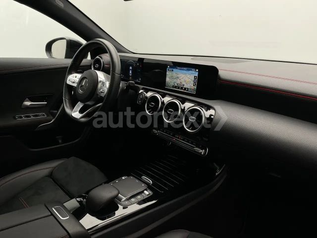 Mercedes-Benz CLA 220