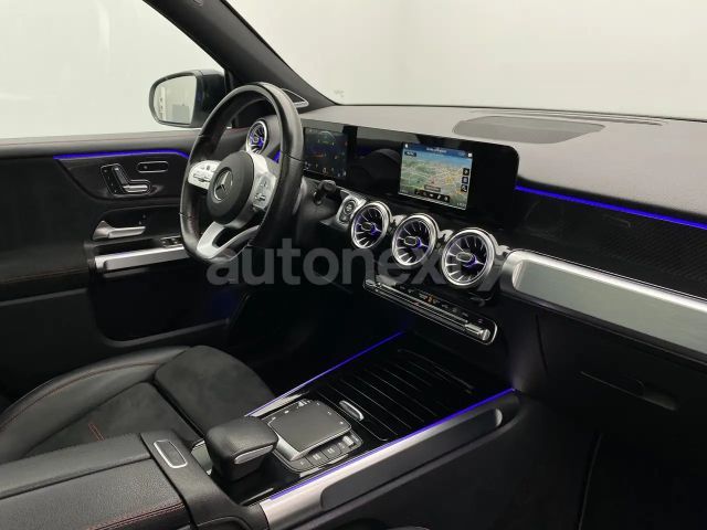 Mercedes-Benz GLB 220