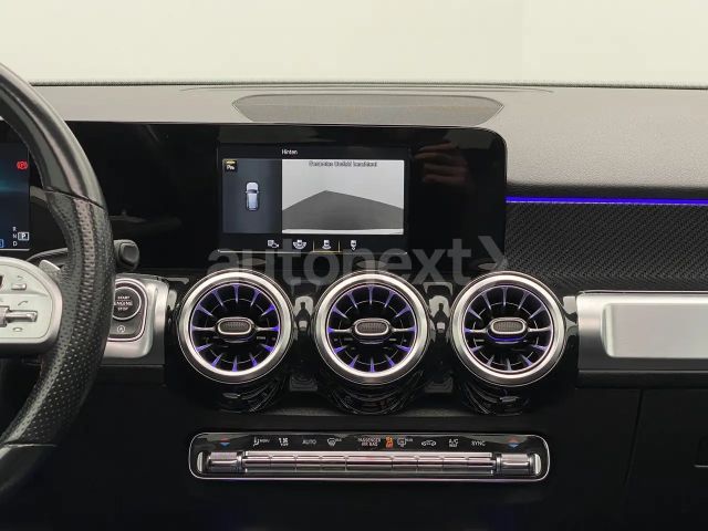Mercedes-Benz GLB 220