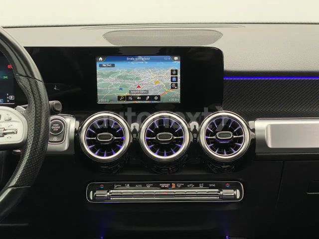 Mercedes-Benz GLB 220