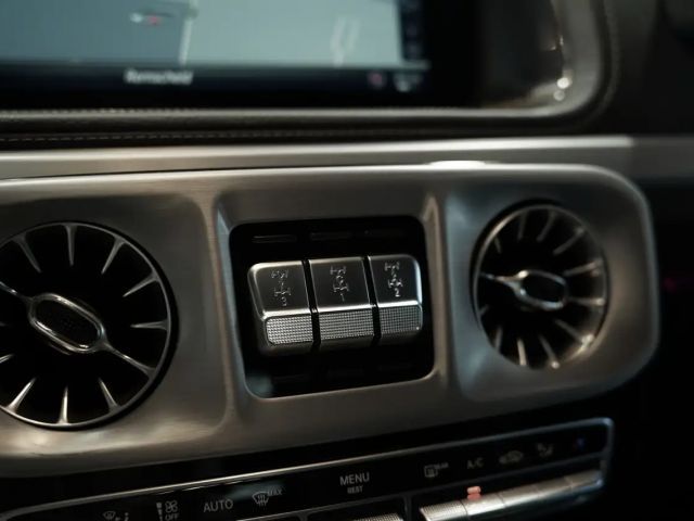 Mercedes-Benz G 500