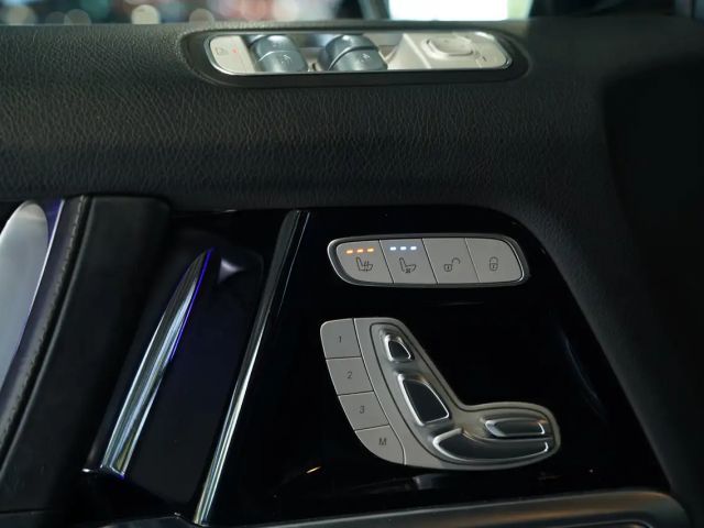 Mercedes-Benz G 500