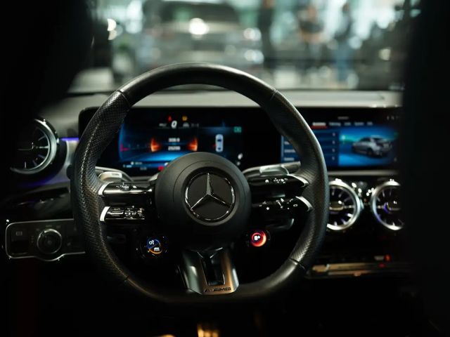 Mercedes-Benz A 35 AMG