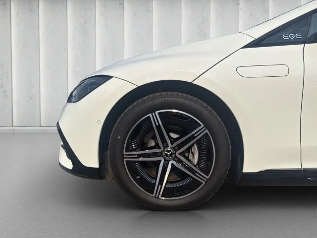 Mercedes-Benz EQE 300
