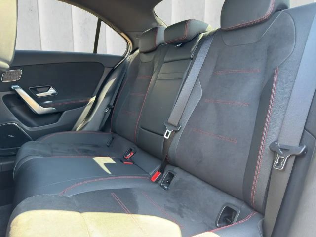 Mercedes-Benz A 220