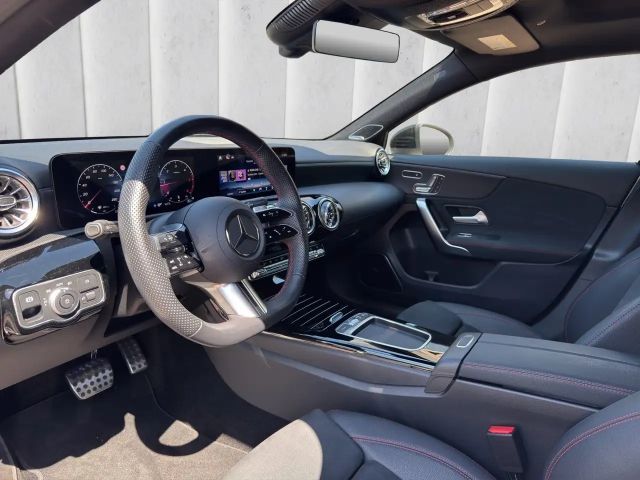 Mercedes-Benz A 220