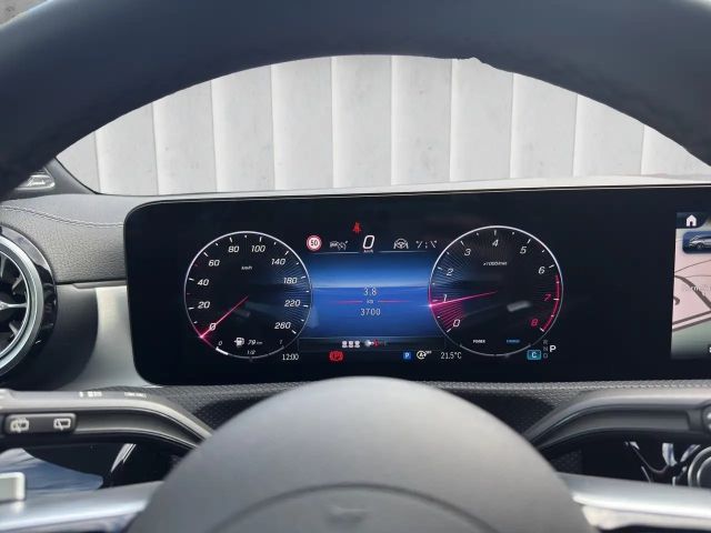Mercedes-Benz CLA 180