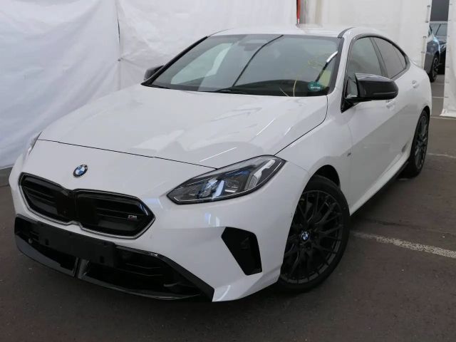 BMW 235