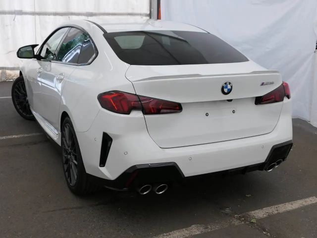 BMW 235