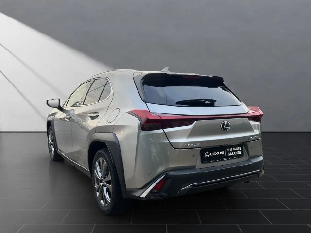 Lexus UX 250h
