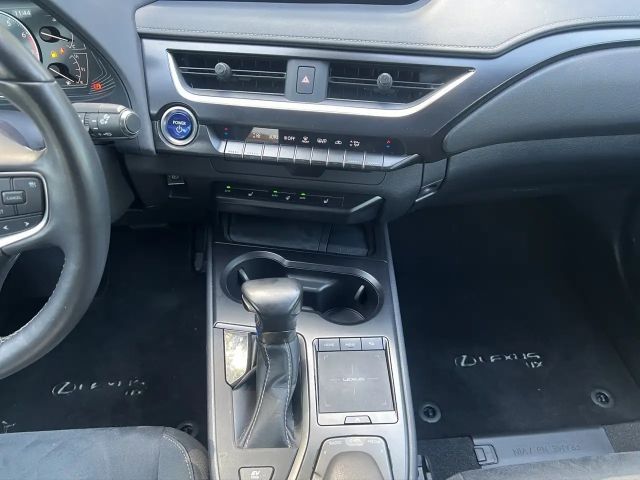 Lexus UX 250h