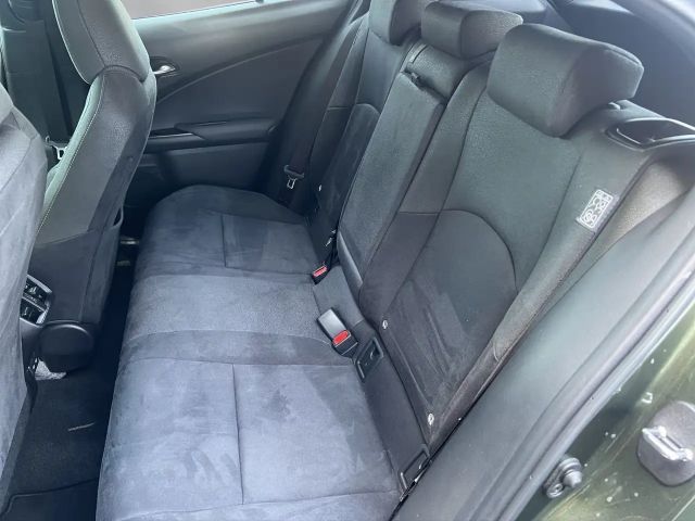 Lexus UX 250h