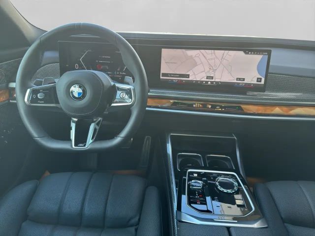 BMW 740