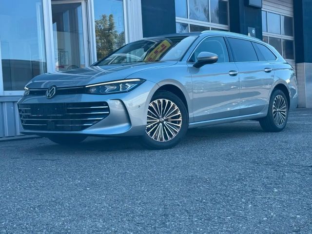Volkswagen Passat Variant Passat Var. Elegan. 1.5eTSI DSG AHK HEADUP LEDER 2025 Benzine