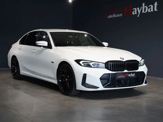 BMW 330 e M Sport Pro-Curved-LED-ACC-RFK-HuD-H&K- 2022 Hybride / Benzine