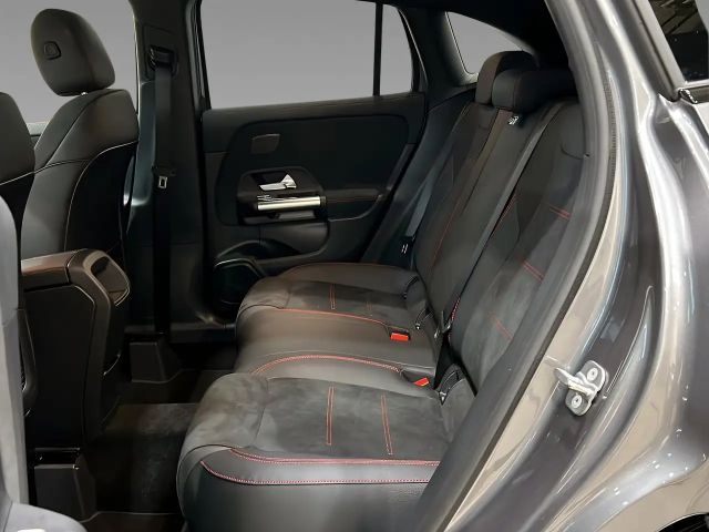 Mercedes-Benz GLA 220