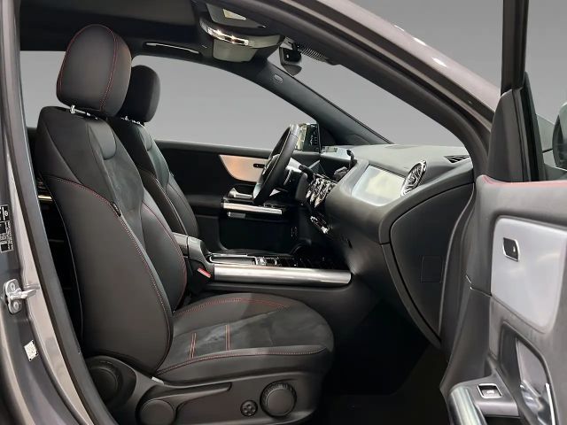 Mercedes-Benz GLA 220