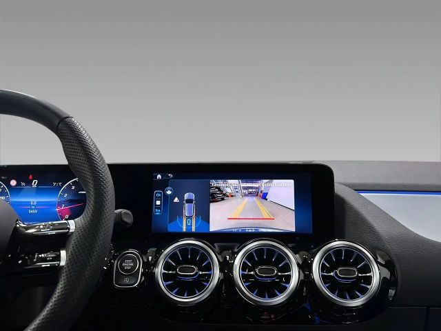 Mercedes-Benz GLA 220