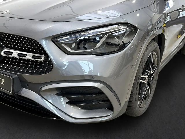 Mercedes-Benz GLA 220