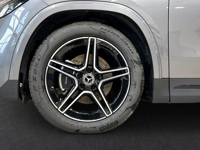 Mercedes-Benz GLA 220