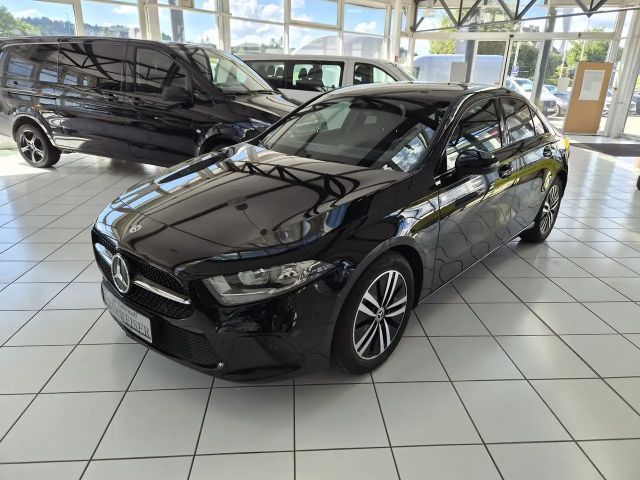 Mercedes-Benz A 180 A 180 Limousine 2022 Benzine
