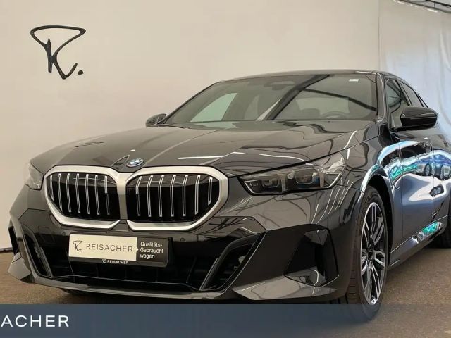 BMW 550 e A xDrive Lim M-Sport,AHK,DAProf,360°,B&W 2026 Hybride / Benzine