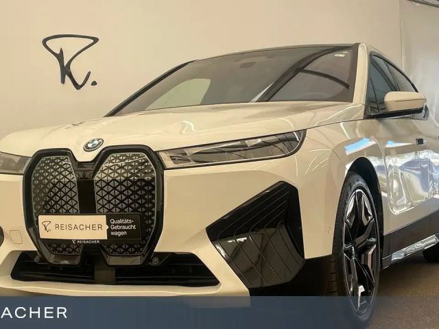 BMW iX xDrive40 Sportpaket,SkyLou,AHK,DAProf 2023 Elektrisch