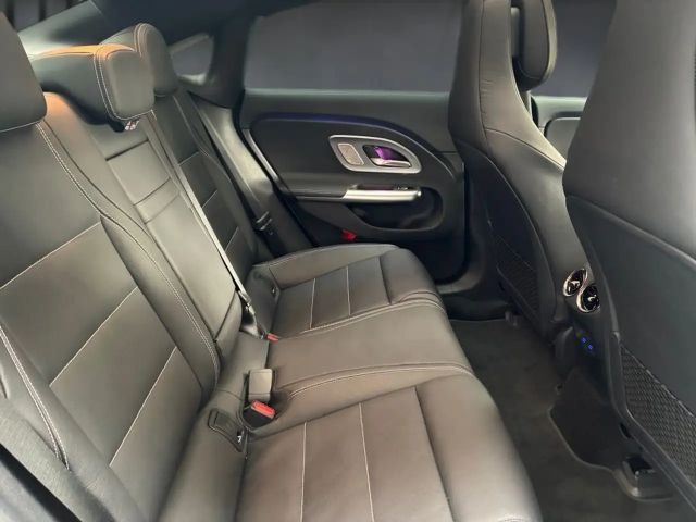 Mercedes-Benz CLA 350