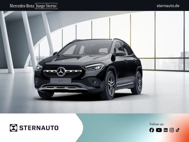 Mercedes-Benz GLA 250 GLA 250 4M Progr PanoD RüKam Offroad-Technik-Pak 2023 Benzine