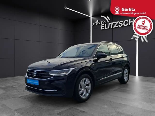 Volkswagen Tiguan TSI Move LED ACC AHK NAVI PDC SHZ LM 2023 Benzine