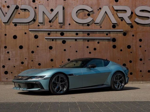 Ferrari 12 Cilindri *MATT Carbon *VOLL *LP 565.205,- *Neu 2025 Benzine