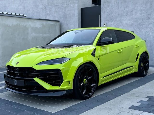 Lamborghini Urus SE NOVITEC ESTESO WIDEBODY, ONE of ONE 2026 Hybride / Benzine