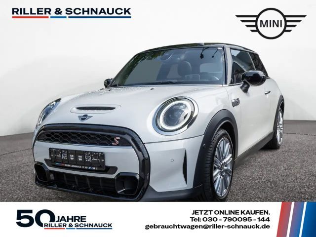 MINI Cooper S Classic Trim PANO+LED+HU+NAVI+KAM+PD 2023 Benzine