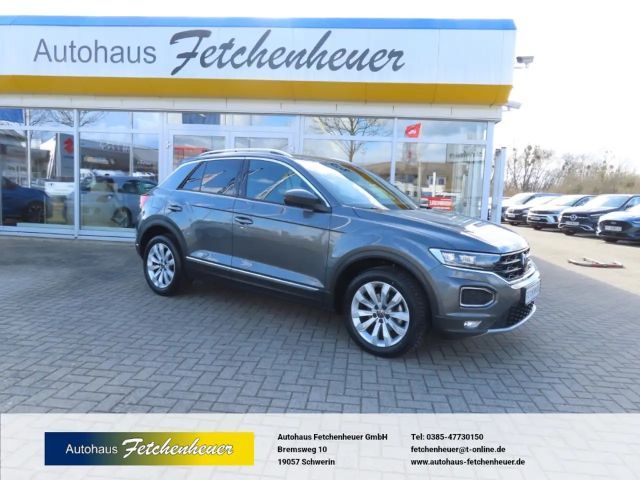 Volkswagen T-Roc Aut Sport NAVI+LED+RFK+SHZ+ACC+PDC+ALU+GJR 2021 Benzine