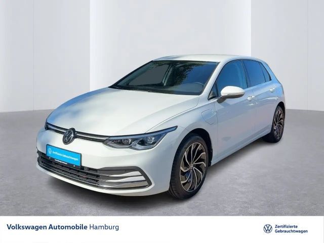 Volkswagen Golf VIII 1.4 eHybrid Style DSG AHK Navi Kamera 2022 Hybride / Benzine