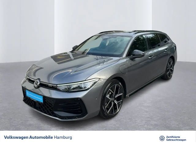 Volkswagen Passat Variant 1.5 eHybrid R-Line AHK Panoramadac 2026 Hybride / Benzine