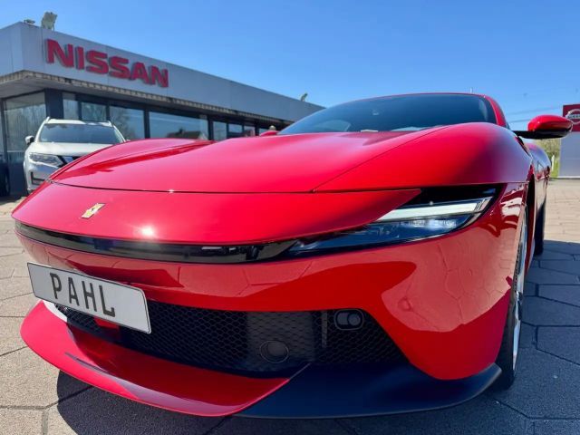 Ferrari Amalfi V8 ROSSO CORSA ACC VOLLLEDER 2026 Benzine
