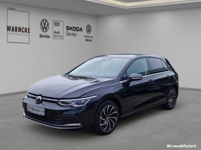 Volkswagen Golf VIII 1.4 eHybrid Style DSG PHEV AHK NAV RFK SHZ PD 2022 Hybride / Benzine