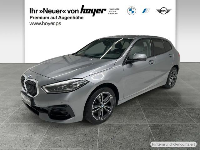 BMW 118 i Hatch Sport Line DAB LED WLAN Tempomat Shz 2023 Benzine