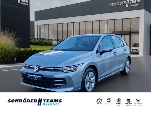 Volkswagen Golf VIII Lim. (DA1)(2024->) 1.5 eTSI 110 kW Life 2026 Benzine