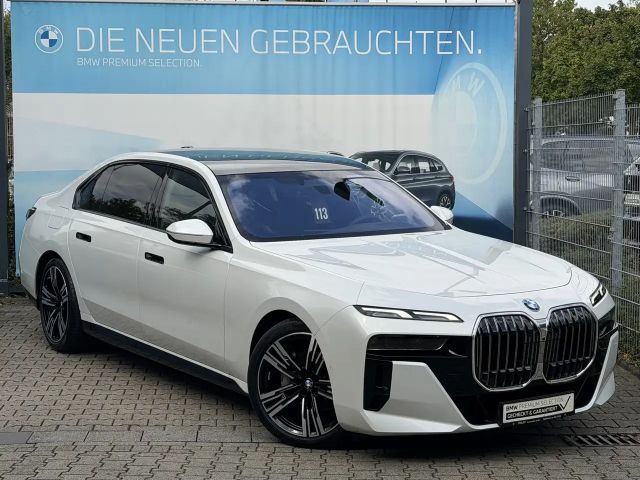 BMW 740