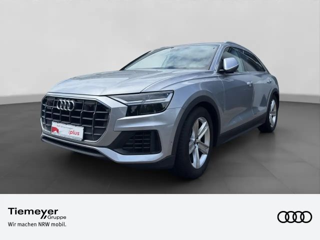Audi Q8 55 TFSI Q LM20 LEDER AHK LUFT KAMERA 2022 Benzine