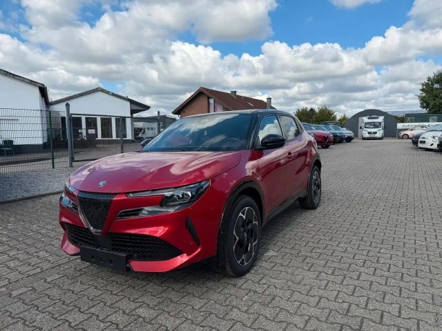 Alfa Romeo Junior Ibrida TI #Technologiepaket 2026 Benzine