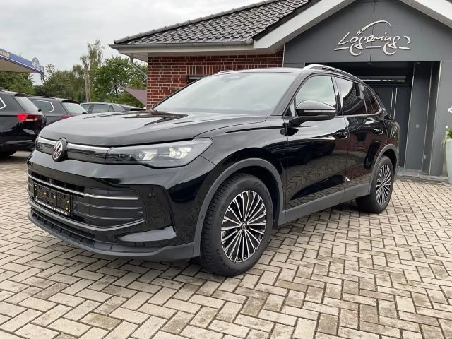 Volkswagen Tiguan 1.5 eTSI DSG GOAL,AHK,Kamera,Navi,ACC 2025 Benzine
