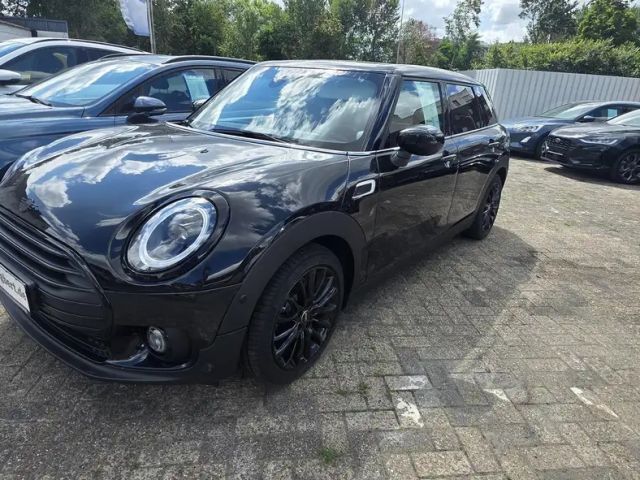 MINI Cooper Clubman Aut. Classic Trim Pano Head-Up Piano-Black 100 kW 2023 Benzine
