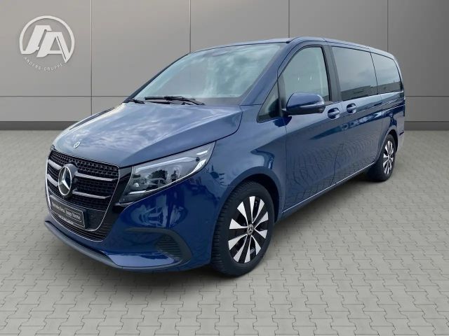 Mercedes-Benz V 220