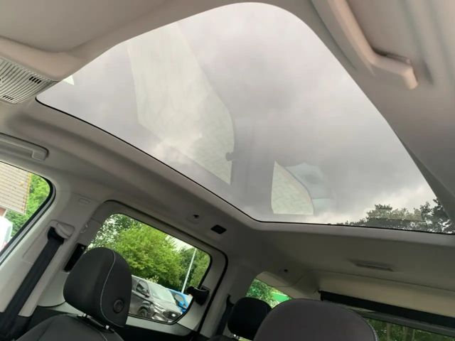 Ford Grand Tourneo